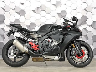 2016 Yamaha YZF-R1, чёрный, 1199000 рублей, вид 3
