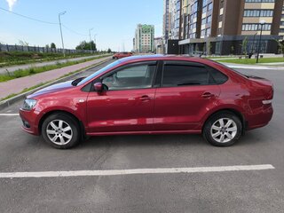 2011 Volkswagen Polo V, красный, 620000 рублей, вид 4
