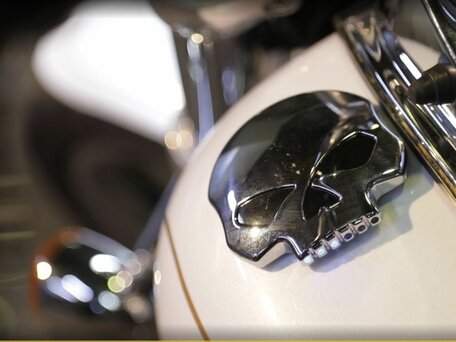 2007 Harley-Davidson Dyna Low Rider, белый, 800000 рублей, вид 3