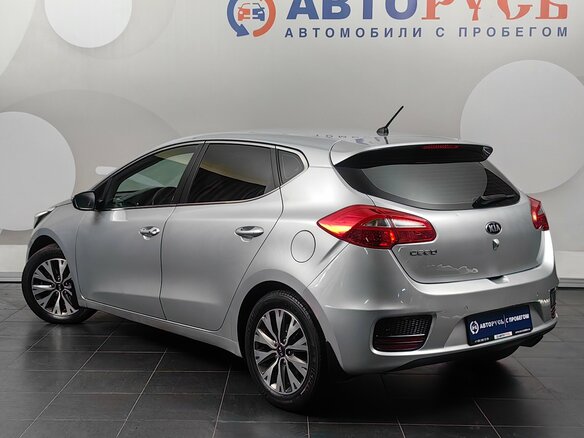 2016 Kia Ceed II Рестайлинг, серебристый, 1029000 рублей - вид 1