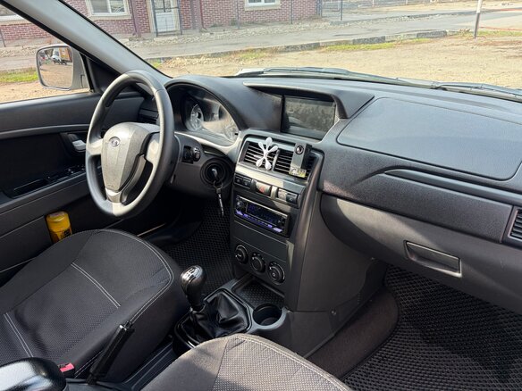 2016 Lada (ВАЗ) Priora I Рестайлинг, белый, 720000 рублей - вид 5
