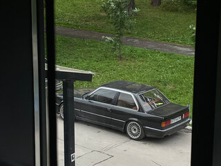 1986 BMW 3 серии 318i II (E30), чёрный, 800000 рублей, вид 2