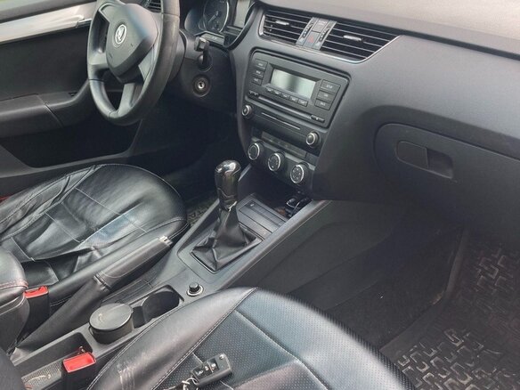 2013 Skoda Octavia III (A7), белый, 1100000 рублей - вид 5