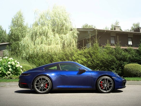 2021 Porsche 911 Carrera 4S VIII (992), синий, 14700000 рублей - вид 2