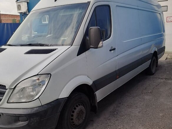 2013 Mercedes-Benz Sprinter, белый, 3700000 рублей - вид 2