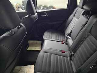 2022 Mitsubishi Outlander IV, белый, 5200000 рублей, вид 2