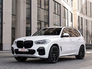 2021 BMW X5 45e IV (G05/G18), белый, 7450000 рублей, вид 1