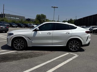 2021 BMW X6 40i III (G06), белый, 7500000 рублей, вид 5