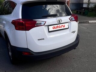 2015 Toyota RAV4 IV (XA40), белый, 2400000 рублей, вид 3
