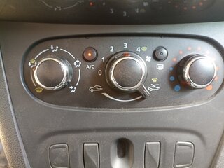 2015 Renault Logan II, чёрный, 260000 рублей, вид 5