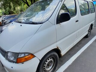 2002 Toyota HiAce XH10, белый, 425000 рублей, вид 1