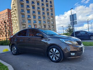 2015 Kia Rio III Рестайлинг, коричневый, 810000 рублей, вид 1