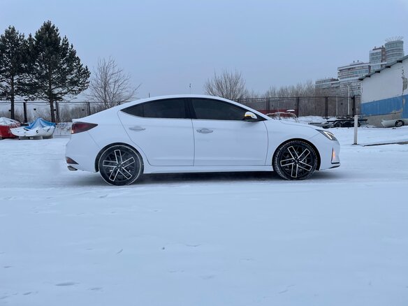 2019 Hyundai Avante N Line VI Рестайлинг, белый, 2350000 рублей - вид 4