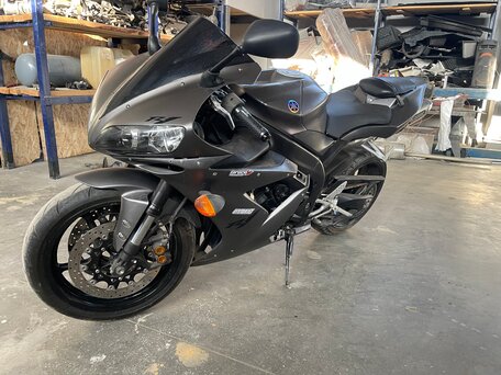 2008 Yamaha YZF-R1, серый, 299999 рублей, вид 2
