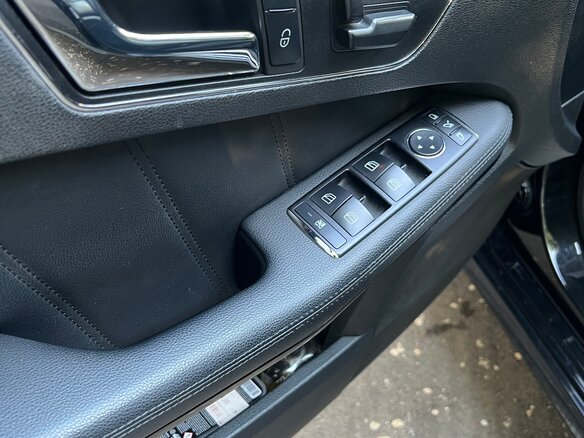 2010 Mercedes-Benz E-Класс 350 IV (W212, S212, C207), чёрный, 2050000 рублей - вид 13