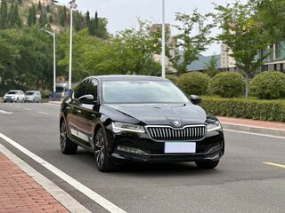 2022 Skoda Superb III Рестайлинг, чёрный, 1971000 рублей, вид 3