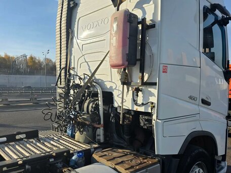 2017 Volvo FH, белый, 8000000 рублей, вид 5