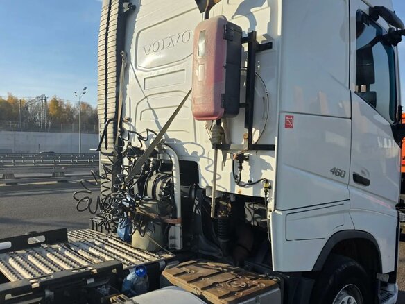 2017 Volvo FH, белый, 8000000 рублей - вид 4