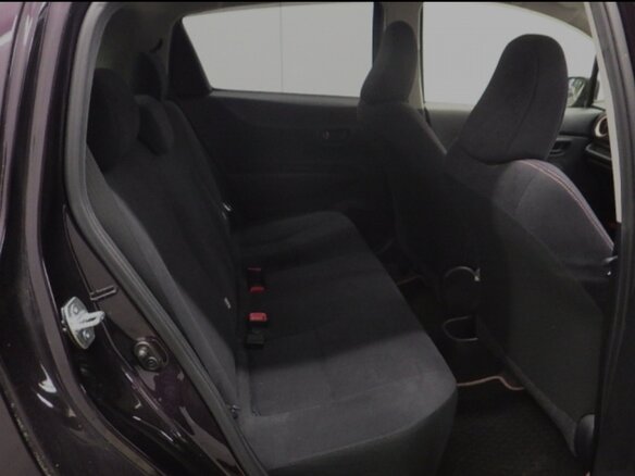 2013 Toyota Vitz III (XP130), красный, 850000 рублей - вид 16