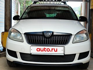 2012 Skoda Roomster I Рестайлинг, белый, 750000 рублей, вид 3