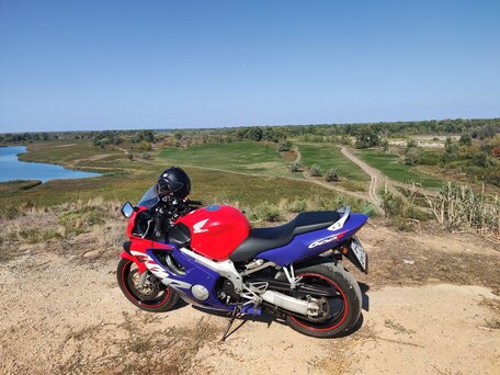 1999 Honda CBR 600F, красный, 350000 рублей, вид 2