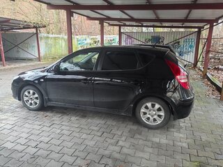 2011 Hyundai i30 I Рестайлинг, чёрный, 850000 рублей, вид 2