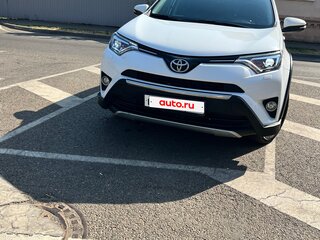 2018 Toyota RAV4 IV (XA40) Рестайлинг, белый, 2700000 рублей, вид 1