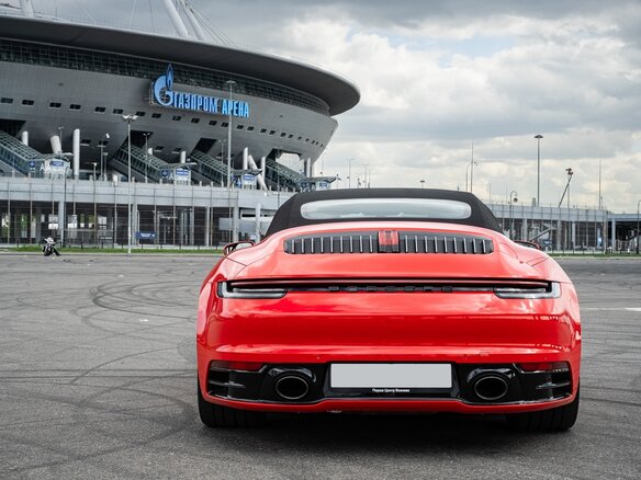 2019 Porsche 911 Carrera 4S VIII (992), красный - вид 13