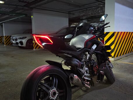 2022 Ducati Streetfighter V4, чёрный, 1600000 рублей, вид 3