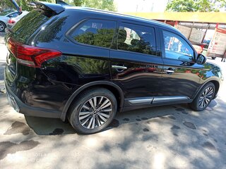 2019 Mitsubishi Outlander III Рестайлинг 3, чёрный, 2900000 рублей, вид 5