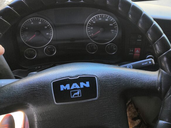 2012 MAN TGS, красный, 2750000 рублей - вид 7