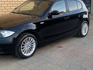 2009 BMW 1 серии 116i I (E81/E82/E87/E88) Рестайлинг, чёрный, 1050000 рублей, вид 4