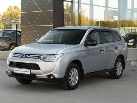Mitsubishi Outlander III