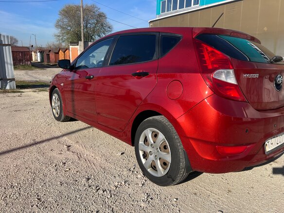 2012 Hyundai Solaris I, красный, 490000 рублей - вид 4