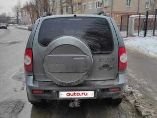 2011 Chevrolet Niva I Рестайлинг, серебристый, 460000 рублей, вид 3