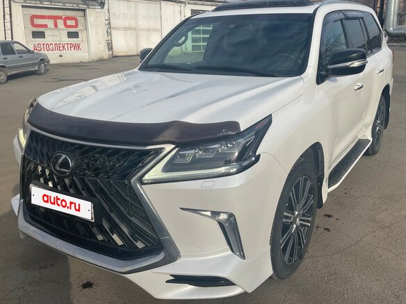 2017 Lexus LX 570 III Рестайлинг 2, белый, 8250000 рублей - вид 7