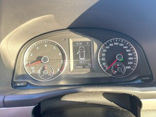 2013 Volkswagen Touran I Рестайлинг 2, белый, 840000 рублей, вид 5
