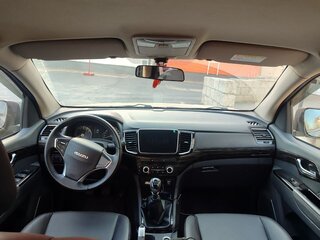 2023 Isuzu D-MAX, чёрный, 2400000 рублей, вид 2