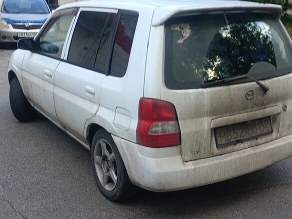 2001 Mazda Demio I (DW), белый, 120000 рублей - вид 4