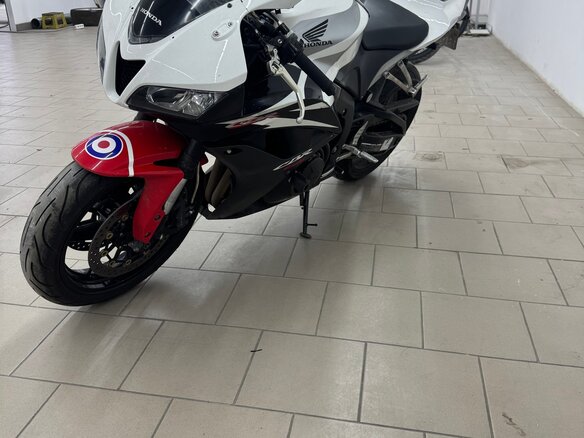2008 Honda CBR 600RR, белый, 380000 рублей - вид 5