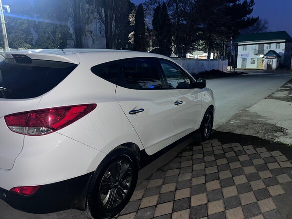 2014 Hyundai ix35 I Рестайлинг, белый, 1550000 рублей - вид 2