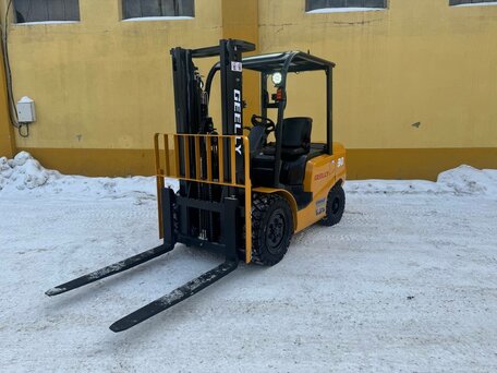 2024 Komatsu FD30, золотистый, 880000 рублей, вид 3
