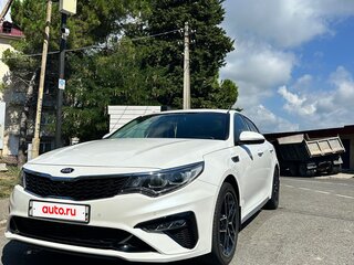 2019 Kia Optima IV Рестайлинг, белый, 2100000 рублей, вид 2