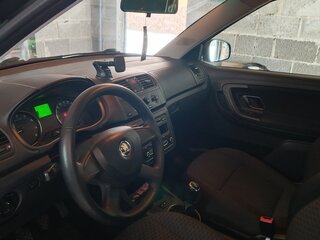 2013 Skoda Fabia II Рестайлинг, чёрный, 700000 рублей, вид 2