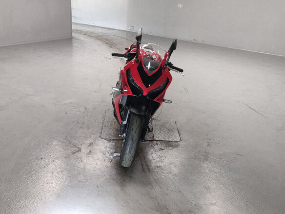 2023 Honda CBR 650R, красный, 890000 рублей - вид 2