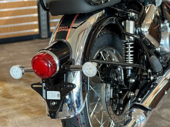 2026 Royal Enfield Classic 350, серый, 526000 рублей - вид 25