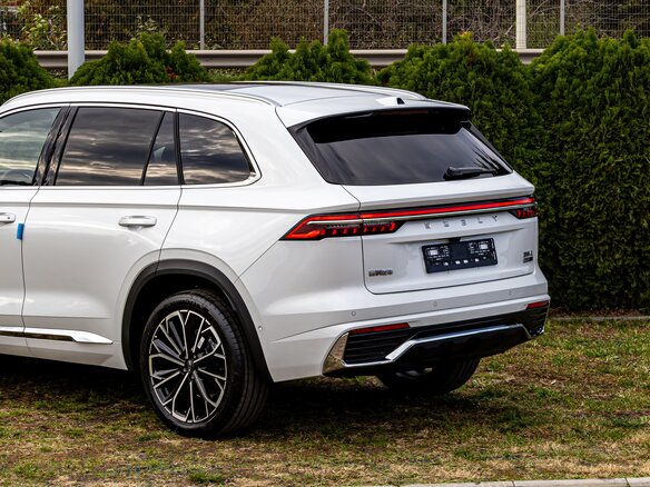 2026 Geely Monjaro (Xingyue L) I Рестайлинг 2 (China Market), белый, 4395000 рублей - вид 9