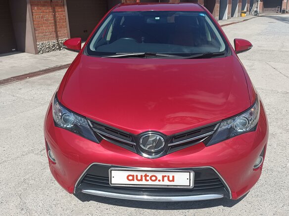 2014 Toyota Auris II, красный, 1290000 рублей - вид 3