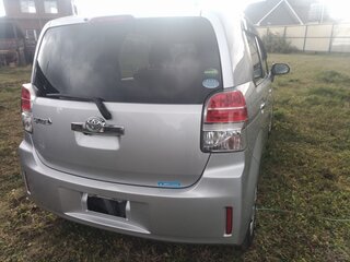 2017 Toyota Spade, серебристый, 1169000 рублей, вид 5