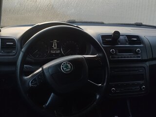2010 Skoda Fabia II Рестайлинг, серебристый, 550000 рублей, вид 5